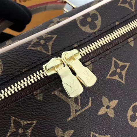 louis vuitton bags that zip